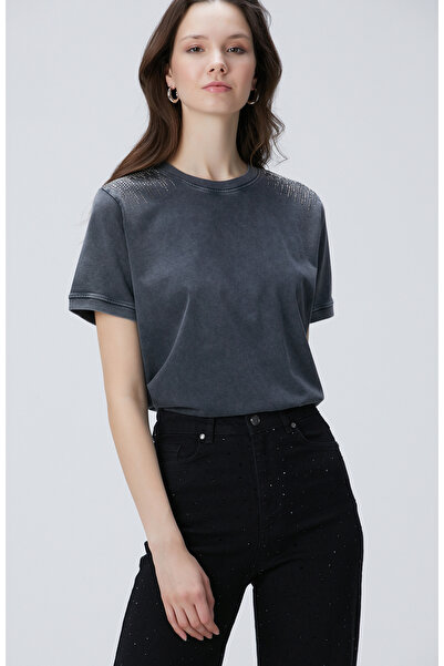 Network Antrasit Omuz Taş Detaylı T-shirt