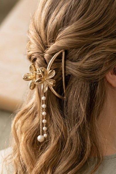 VERA HOUSE Pearl dangle flower detailed metal elegant hair clip