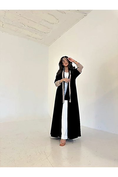 DEAL ABAYA عباية فرح من متجر ديل (DEAL) – بقماش كريب ملكي صيفي بقصة نصف كلوش مقلقة بطقطق + طرحة هدية (عباية سوداء فخمة)