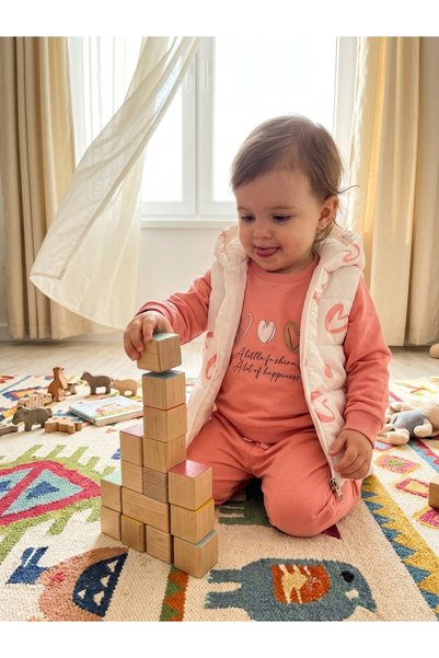 INFANT Set trening 3 piese cu vestuță matlasată inimi roz