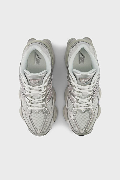New Balance 9060 Beyaz Sneaker 👟 - Rahat ve Şık!
