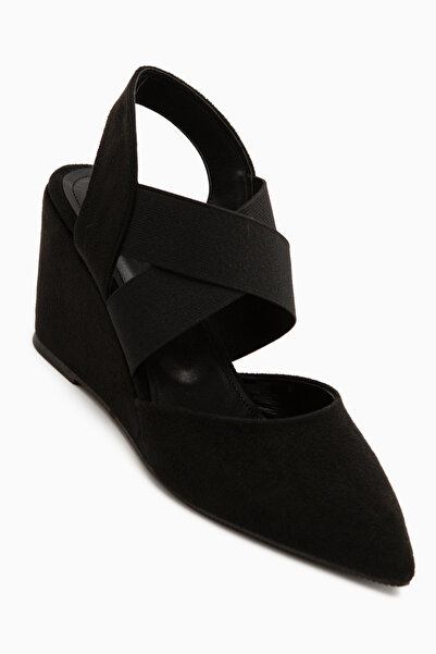 Limoya Hida Black Suede Cross-Strapped Closed-Toe Women's Heeled Shoes