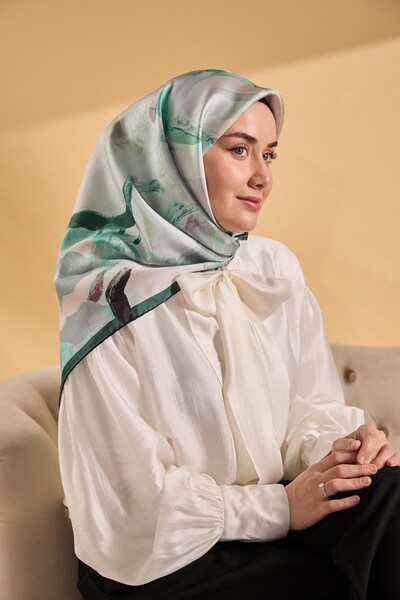 Silk Home وشاح من الحرير المزخرف باللون الأخضر الغابوي 90x90