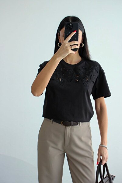 Butik Delikişi Detail Tshirt