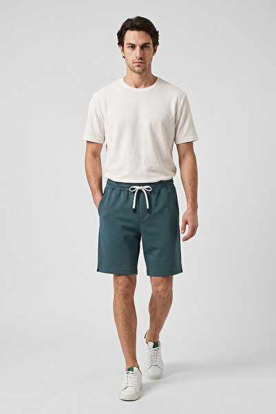 TOMMY LIFE Forest Green Standard Fit Basic Men's Shorts with Back Pocket - 81314