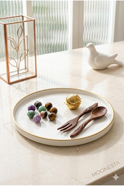 Madame Coco Dory Round Presentation Tray