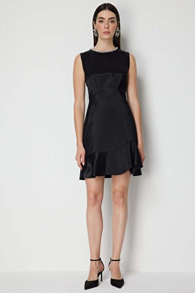 Ekol Flounce Dress with Beaded Collar