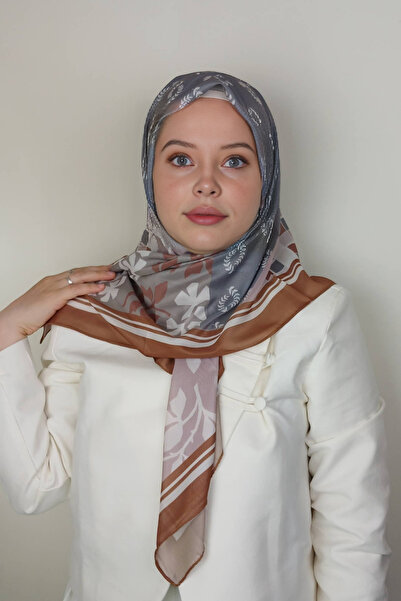 TAMA Gray Cream Patterned Scarf