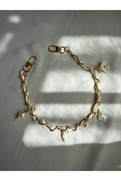 Handmade Gold İnci Ve Çiçek Detaylı Beyaz Kurdeleli Çanta Zinciri ve charmı