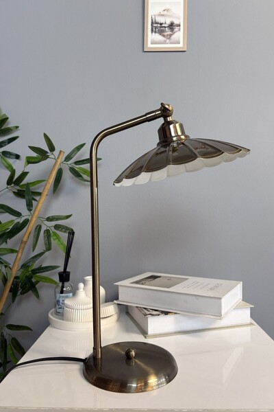 Bamyum Risso Antique Table Lamp with Flat Movable Head and Decorative Lampshade