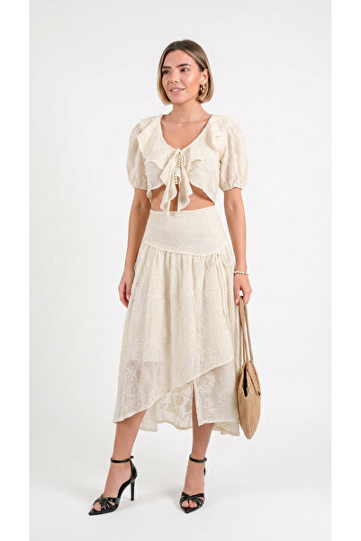 Caddebostan Moda Lace Detailed Flounce Blouse and Skirt Two-Piece Set