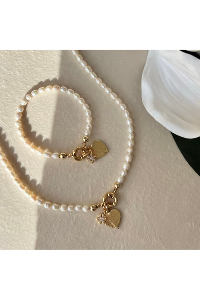 ZEZ PEARL JEWELRY Altın Uyumlu Kalp Charmlı İnci Set