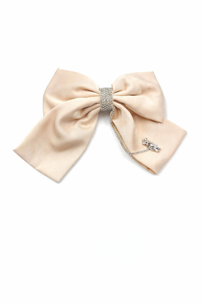 MD Moda Accessories مشبك شعر فاخر من الساتان مزين بتفاصيل حجرية