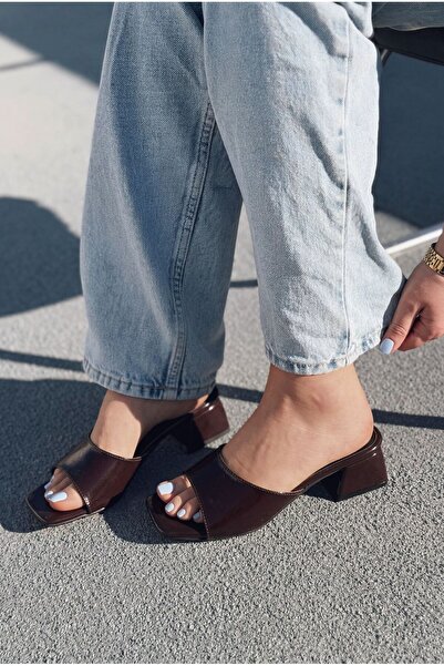 I Love Shoes Veyn Bitter Brown Wrinkled Leather Women's Heeled Slippers