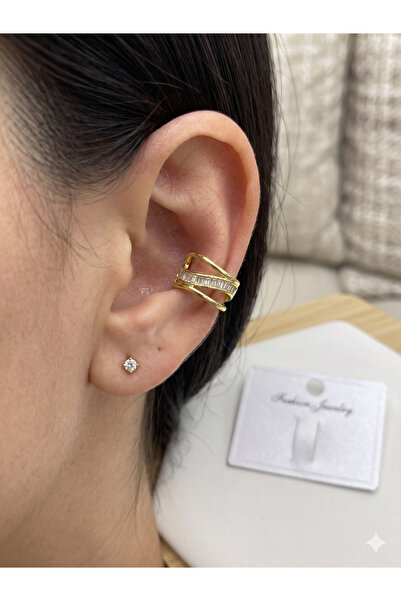 BİJU YILMAZ 26Ear43 Gold Cross Baguette Vip Cartilage Earrings