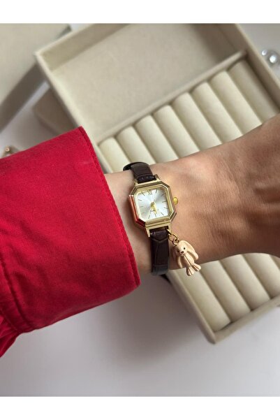 MERW Daisy Model Rabbit Charm Leather Cord Women's Wristwatch