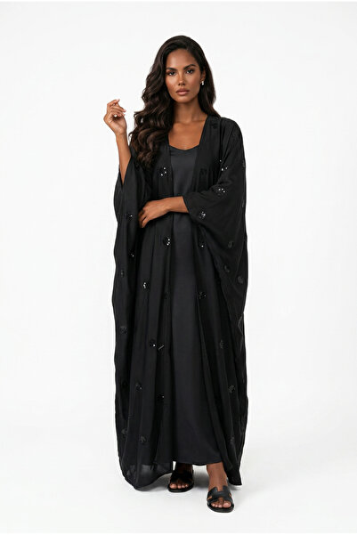 DAR ALSALAAM Abaya Trend: All-Season Wrap Style for All Seasons