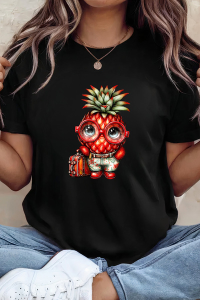Sarah's Boutique Women's T-shirt – 100% cotton – Travel Pineapple
