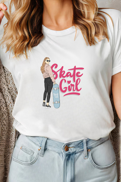 Sarah's Boutique Women's T-shirt – 100% cotton – Skate Girl