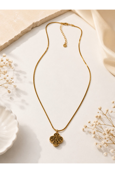Archhazel Jewelery Gold Vintage Motif Pendant