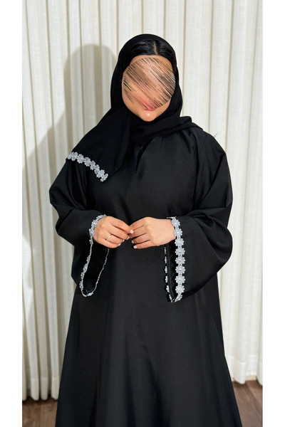 Ms عباية مسنار نص كلوش بكلفة بيضاء أنيقة
