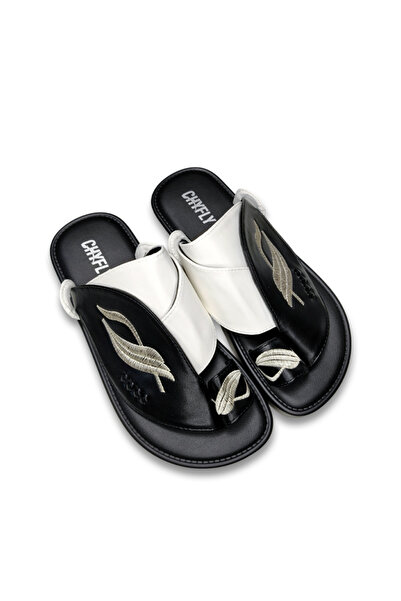 Khayrat Slipper صنادل إيطالية فريدة ومميزة من الجلد الطبيعي بتصميم أنيق، مريح...