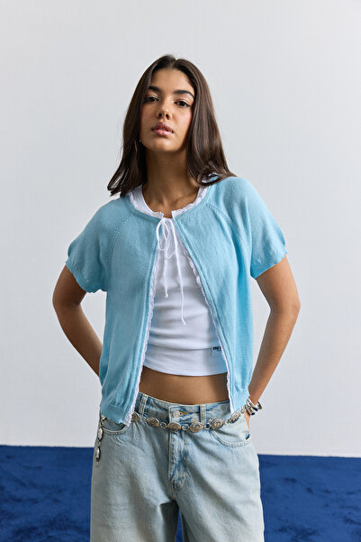 bases. Blue Lace Detailed Knitwear Cardigan