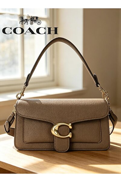 coach house حقيبة كتف فاخرة وأنيقة مصممة للنساء مع جميع الملحقات.