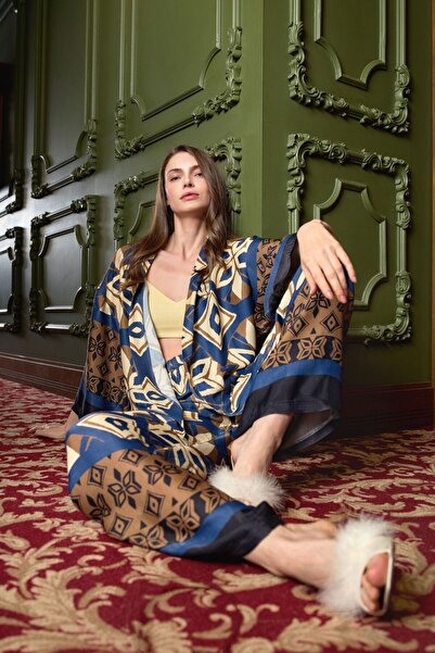 Lohusa Homewear مجموعة بيجامات من الساتان ذات النمط الهندسي العرقي بتصميم خاص...