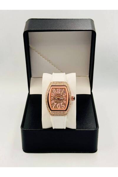 watchee Master quality battery operated watch