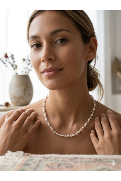 Atolye Ferda Crystal Quartz Cracked Natural Stone and Seashell Detailed Necklace