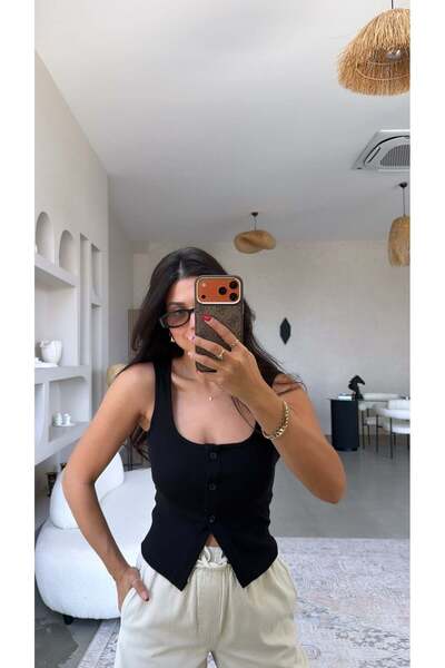 Buket Teke Siyah Üç Düğme Ribana Atlet