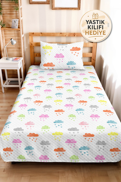 Evimde Bambaşka Set cuvertură de vară matlasată, colorată, cu design norișori...