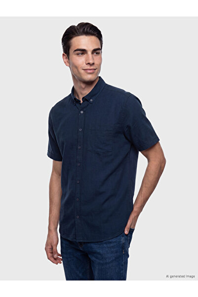 LC Waikiki قميص رجالي من NEVAVM بتصميم Regular Fit Armoudule