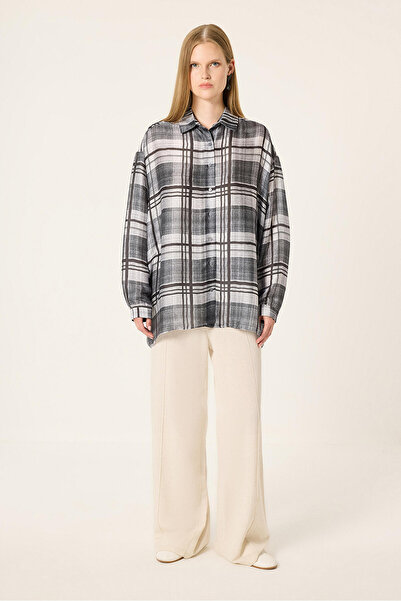 Touché Privé Plaid Satin Shirt