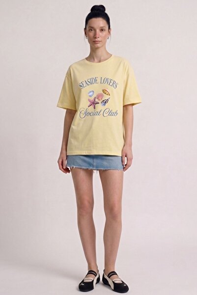 Shopping Shop Sea Shell Patterned T-Shirt Yellow