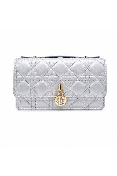 silora Luxury Quilted Design Handbag Fashionable Metal Accented Handbag