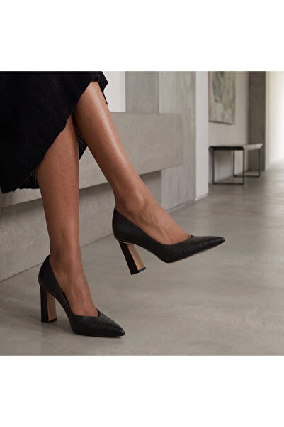 Platin Black ostrich leather women's high heeled shoes