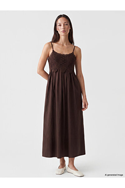 LC Waikiki Λαμπερές επιλογές από το Shining Store: Φόρεμα με δαντέλα και λεπτ...