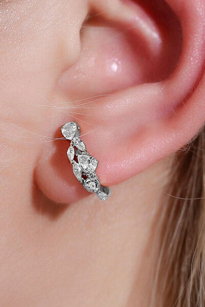 VeeShop Minimal ear cuff earring, simple link with crystals of various shapes