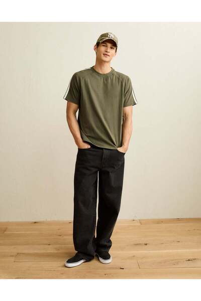 AMERICAN EAGLE تي شيرت راجلان قياسي من AE
