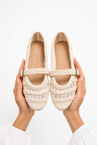 Slipcat Women's Breathable Tulle Detailed Buckle Stylish Daily Ballet Shoes