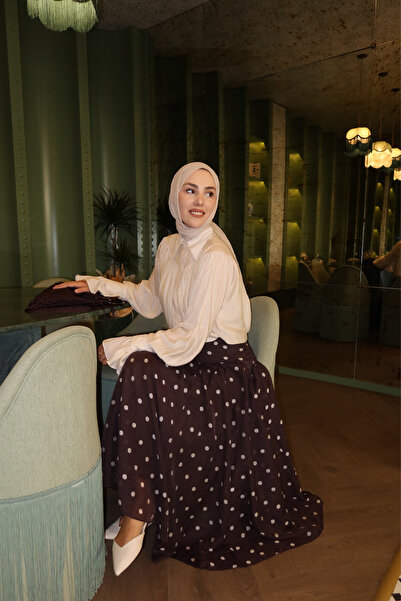 Faya Boutique تنورة فايا جيرلز x تيرا براون كبيرة الحجم من قماش الفوال المنقط