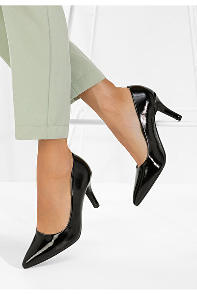 B T Shoes Εβανιέλα μαύρα παπούτσια με τακούνι
