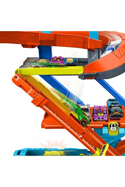 HOT WHEELS Kaskaderski Garage Set de jucării Mega Transformare 4+ JHL94