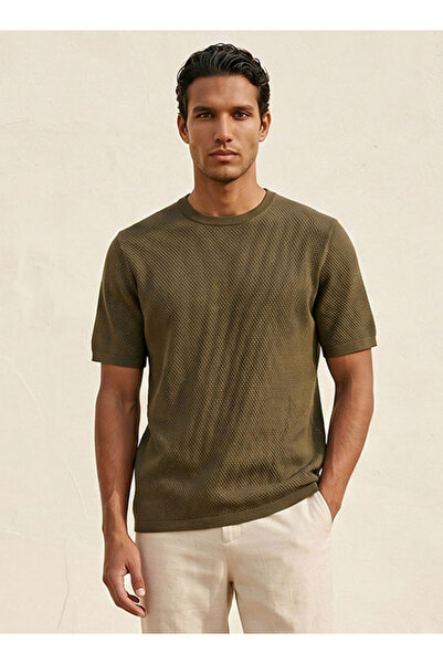 Iconic Crew Neck Popcorn Textured T-shirt