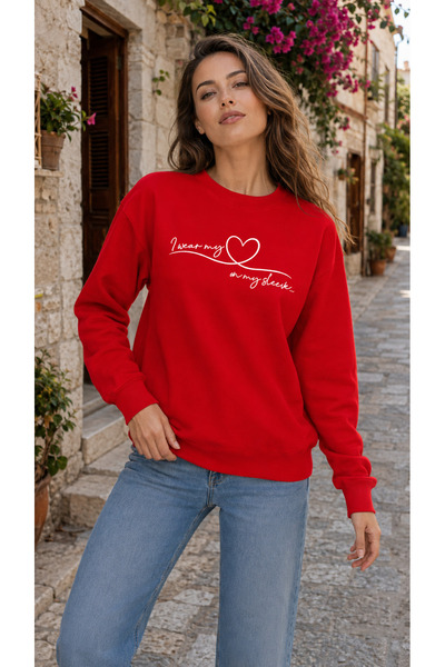 TREND EMMODA سويت شيرت نسائي بطبعة قلب مكتوب عليه خط فني وياقة دائرية، مريح ل...