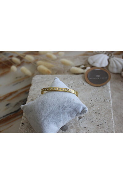 Atelier Pelin Thin Steel Shackle with Zircon Stone