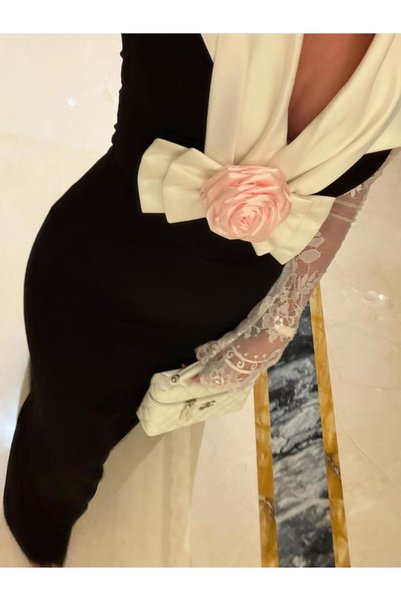 tsuwahen A Luxurious Evening Gown That Combines Classic Elegance with Modern Touches,
