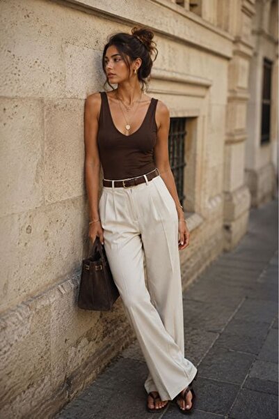Moda Days بلوزة نسائية قصيرة بياقة على شكل حرف V وحزام مضلع باللون البني، بقص...